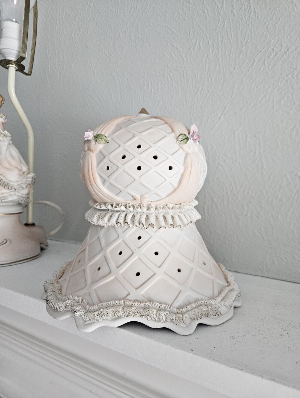 Vintage 50s Ardalt Lenwile Verithin Porcelain Bisque Hand Painted Boudoir Lamp - Picture 10 of 14